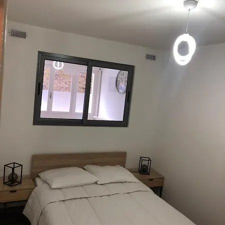 Apartment F2 Dans Les Hauteurs De